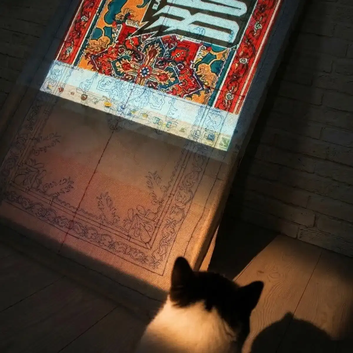 Фото этапа "Отрисовка макета на ткани" для ковра: Тафтинговый ковер на заказ: процесс изготовления ковра с советским орнаментом и логотипом