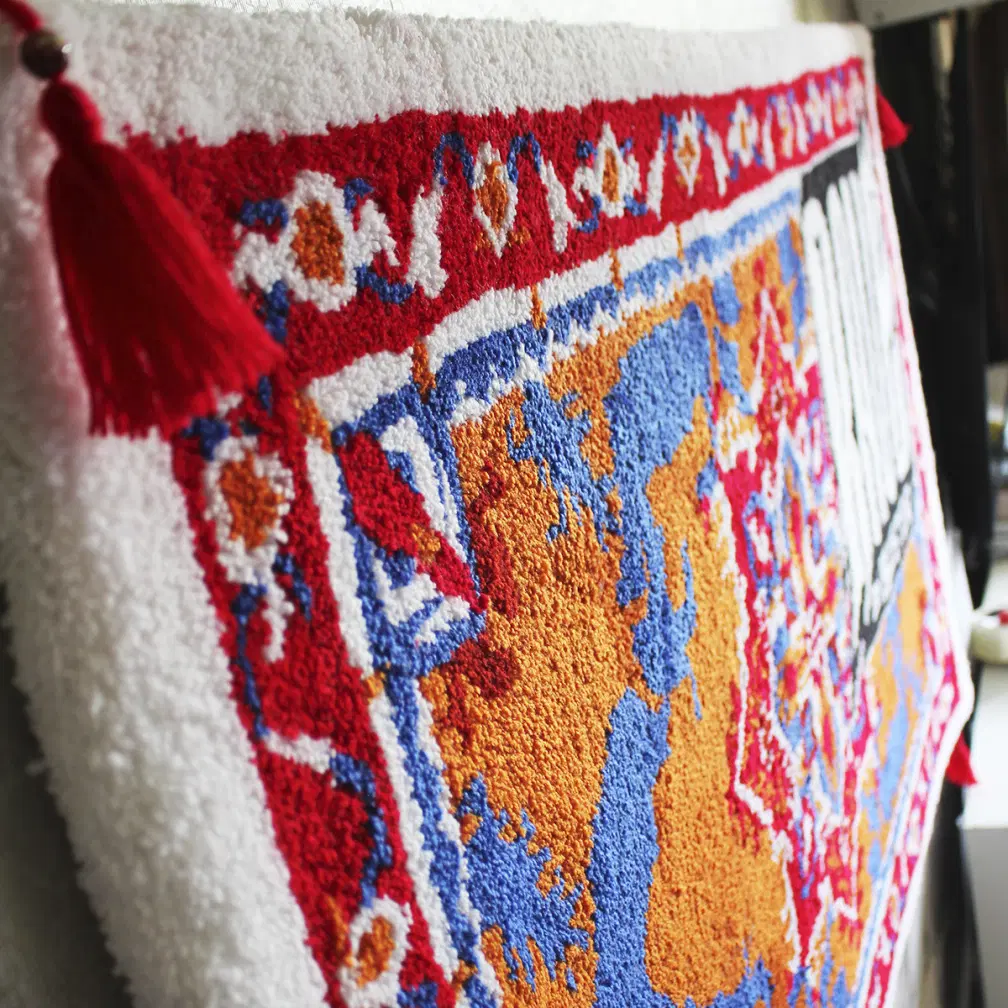 Фото этапа "Итоговый отчет" для ковра: Тафтинговый ковер на заказ: процесс изготовления ковра с советским орнаментом и логотипом