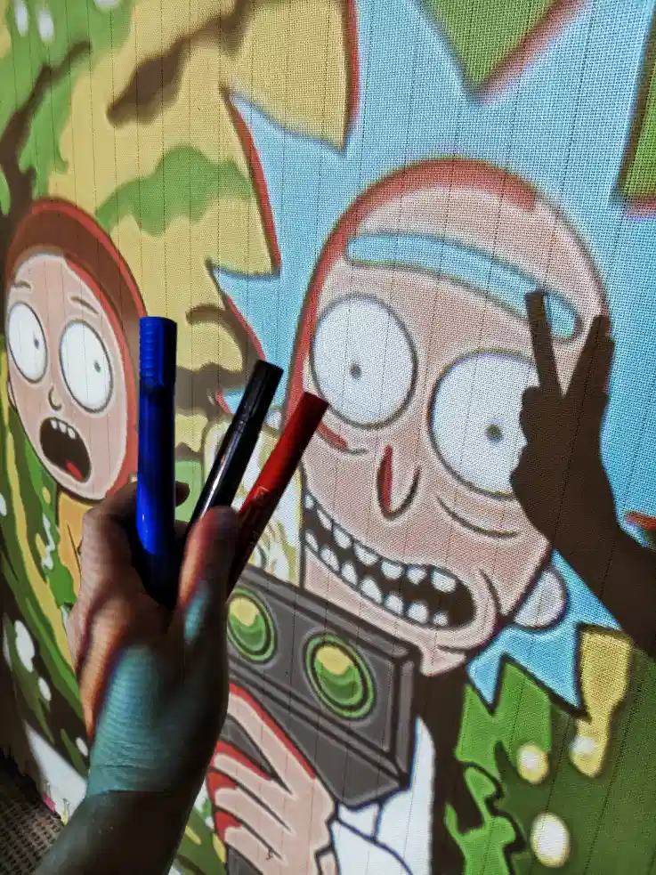 Фото этапа "Отрисовка макета на ткани" для ковра: Изготовление тафтингового ковра на заказ: кейс ковра с Риком и Морти