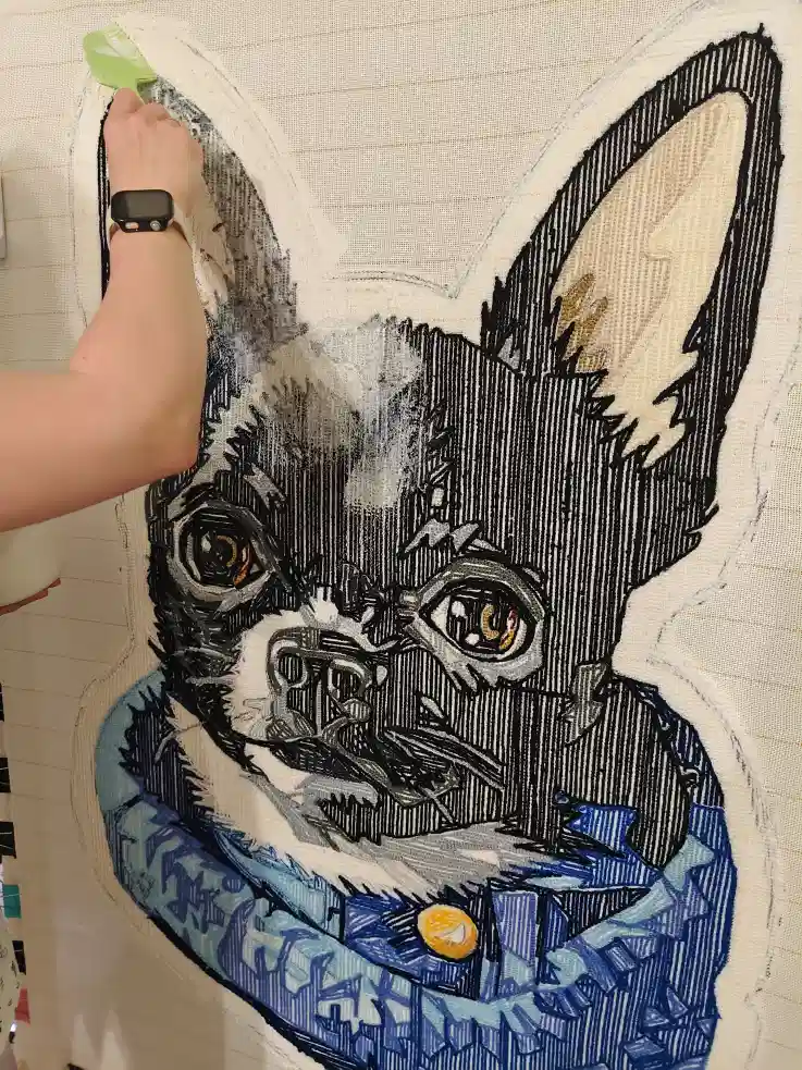 Фото этапа "Проклейка ворса" для ковра: Ковёр по фотографии на заказ — тафтинг с характером