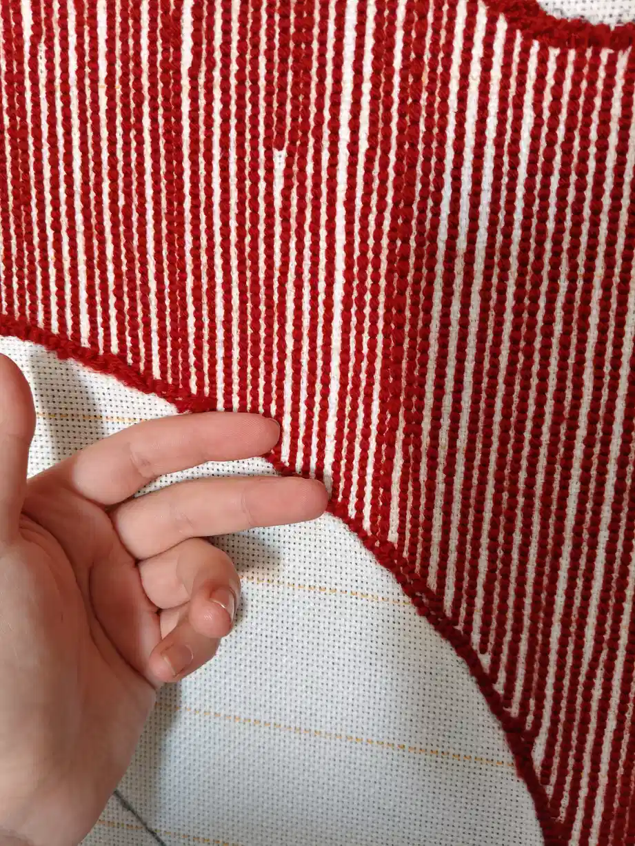 Фото этапа "Тестовая забивка ворса" для ковра: Тафтинговый ковер World of Warcraft (Орда) — ручная работа для геймерского интерьера