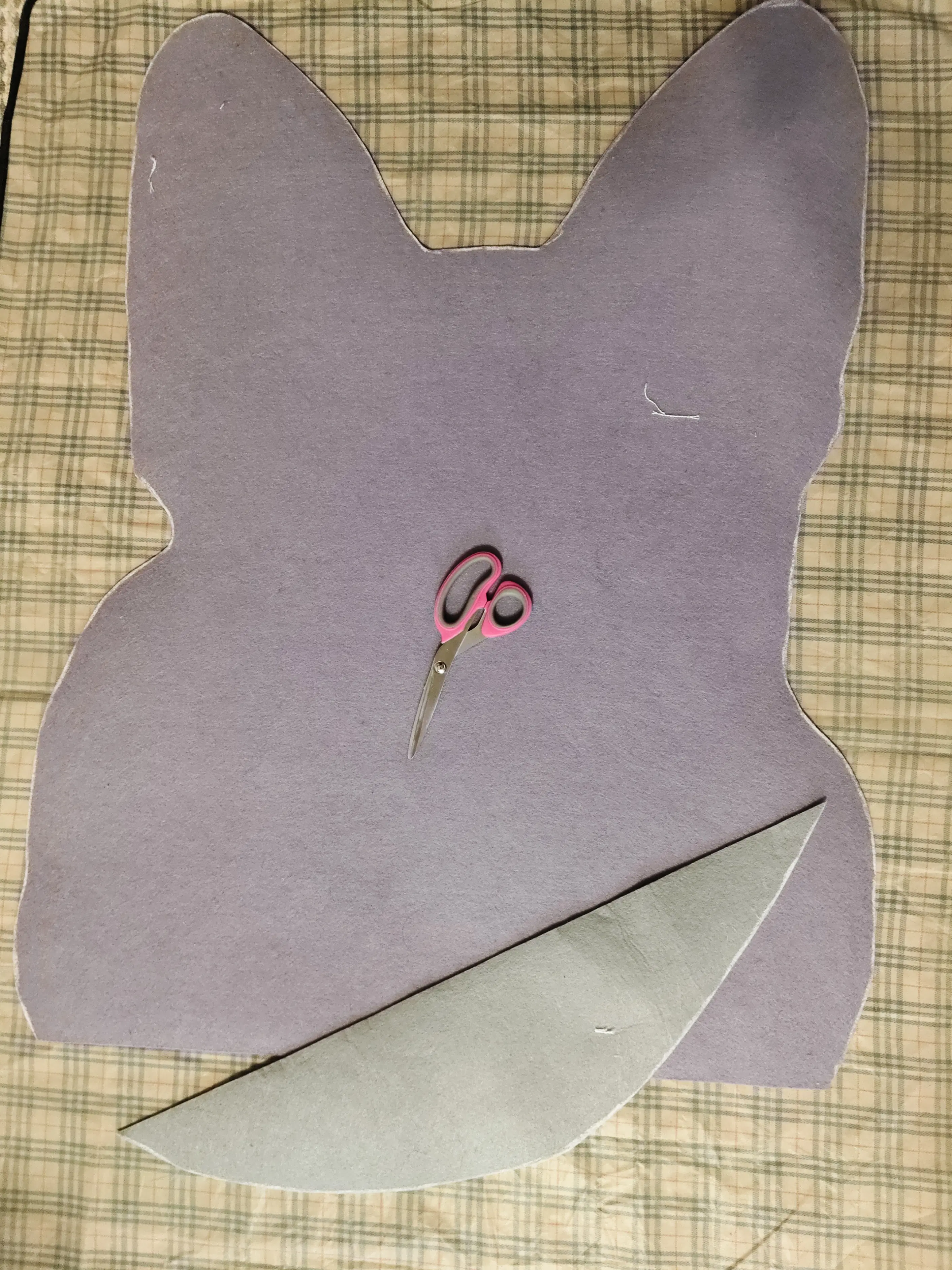 Фото этапа "Обработка задника" для ковра: Ковёр по фотографии на заказ — тафтинг с характером