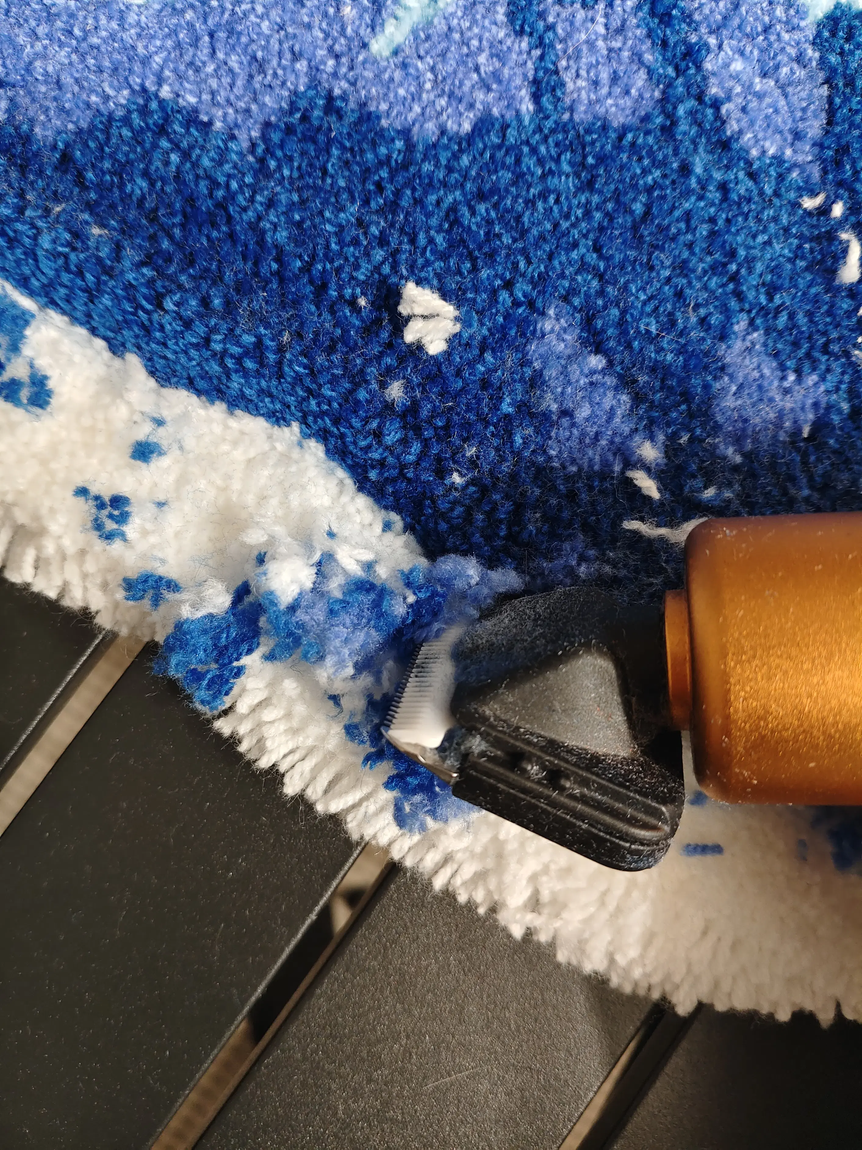 Фото этапа "Стрижка ворса" для ковра: Ковёр по фотографии на заказ — тафтинг с характером