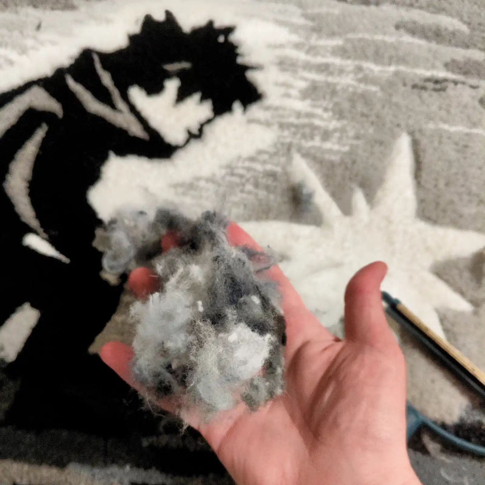 Фото этапа "Стрижка ворса" для ковра: Тафтинговый ковер ручной работы по индивидуальному эскизу