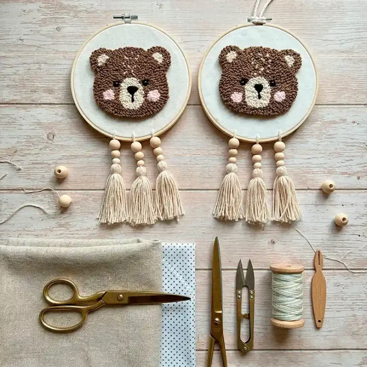 Мишка — схема для ковровой вышивки (punch needle), детское панно с кисточками