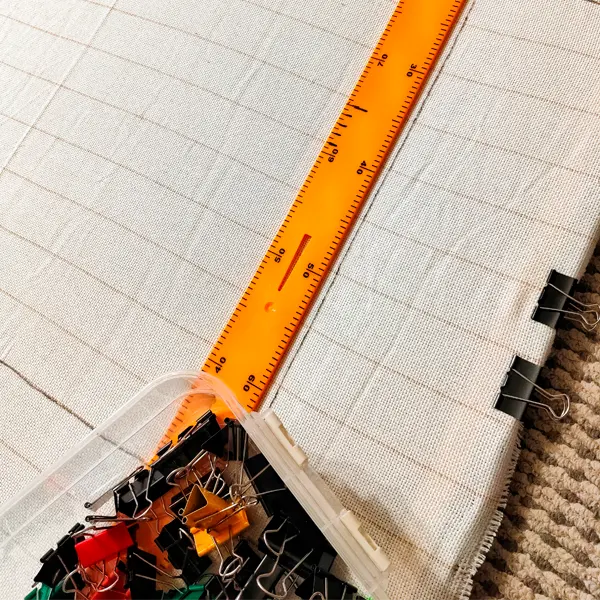 натяжка ткани при изготовлении ворсового ковра в автомобиль