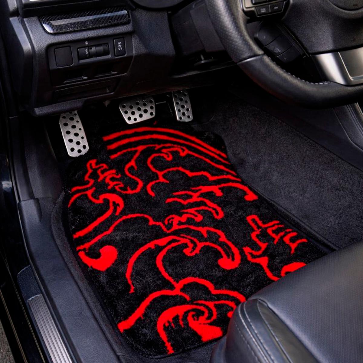 Готовый ворсовый ковёр в салоне автомобиля — общий вид